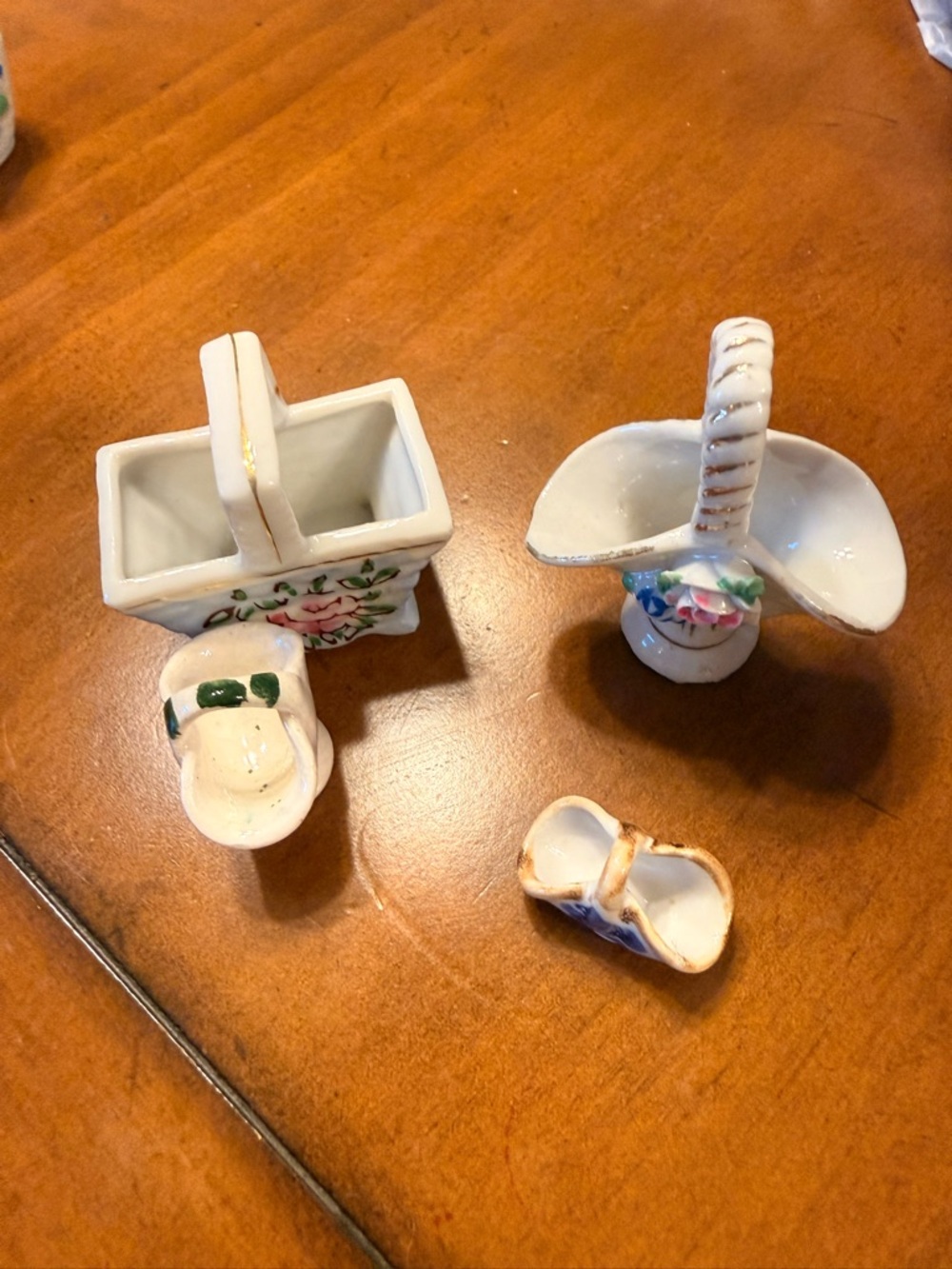 Lot Of Miniatures And Vintage green Glass Toothpick Holder - Picture 8 of 13